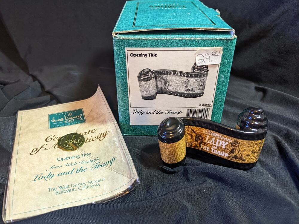 DISNEY WDCC Opening Title Lady and the Tramp Scroll 1996 Porcelain Figurine